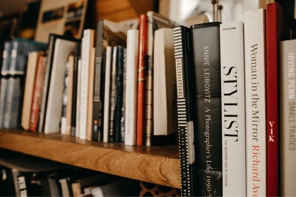 12 Brilliant Styling Shelves Tips Without Clutter